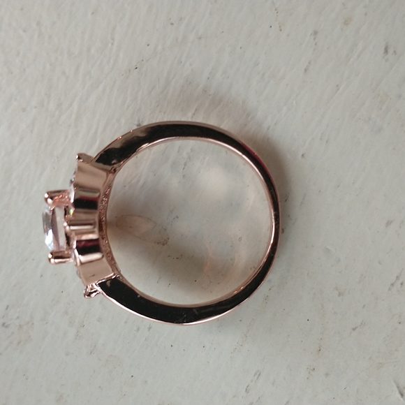 New Big Cubic Zirconia Ring- name your price. - Picture 3 of 4